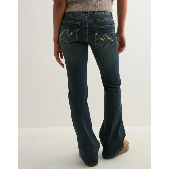 Düşük Bel Bootcut Arka Cep Detaylı Koyu Kot Pantolon