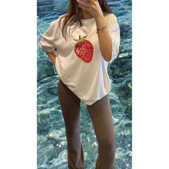 Beyaz Çilek Baskılı Oversize Unisex T-Shirt