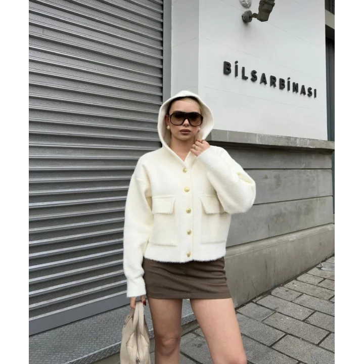 Beyaz Yumoş Kapüşonlu Ceket
