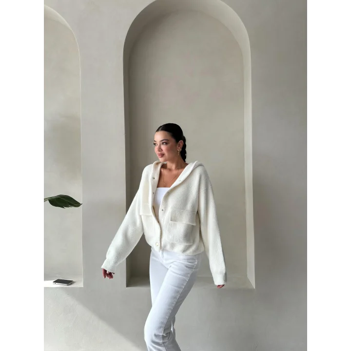 Beyaz Yumoş Kapüşonlu Ceket