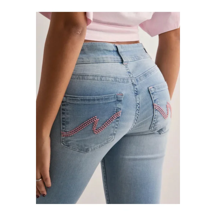 Düşük Bel Arka Cep Pembe Dikiş İşlemeli İspanyol Paça Jean