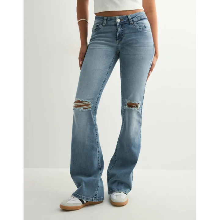 Düşük Bel Bootcut Kadın Kot Pantolon – Esnek Denim, Yırtık Diz Detaylı, Mavi