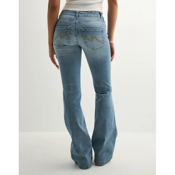 Düşük Bel Bootcut Kadın Kot Pantolon – Esnek Denim, Yırtık Diz Detaylı, Mavi