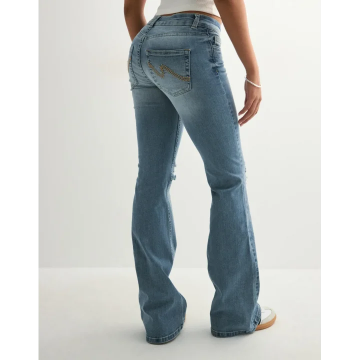 Düşük Bel Bootcut Kadın Kot Pantolon – Esnek Denim, Yırtık Diz Detaylı, Mavi