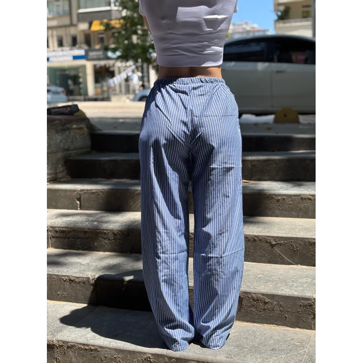 Kadın Mavi Beyaz Çizgili Yüksek Bel Beli Bağcıklı Rahat Kesim Yazlık Pantolon