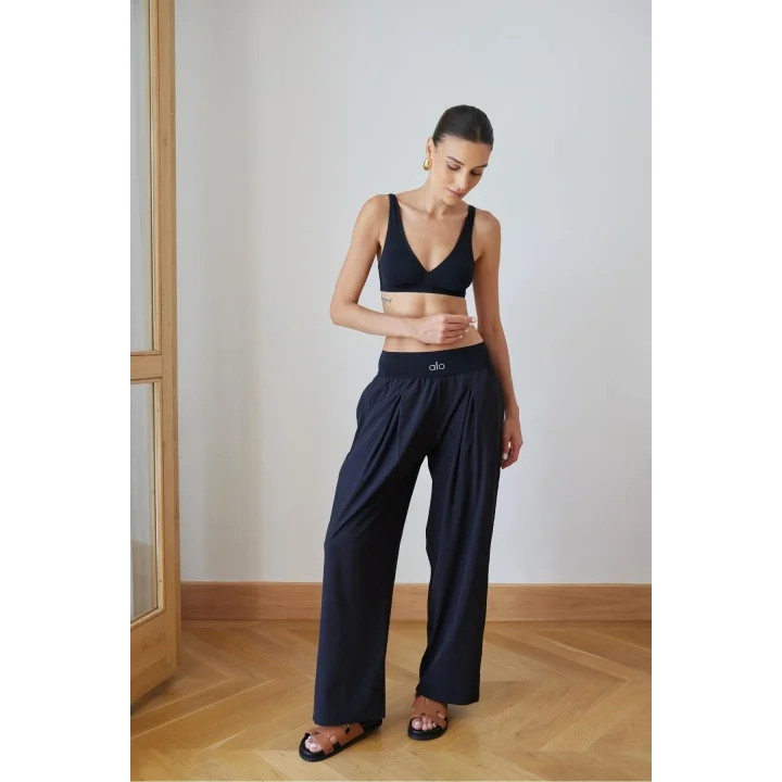 Siyah Beli Kalın Lastik Ve Yazı Detaylı Pantolon
