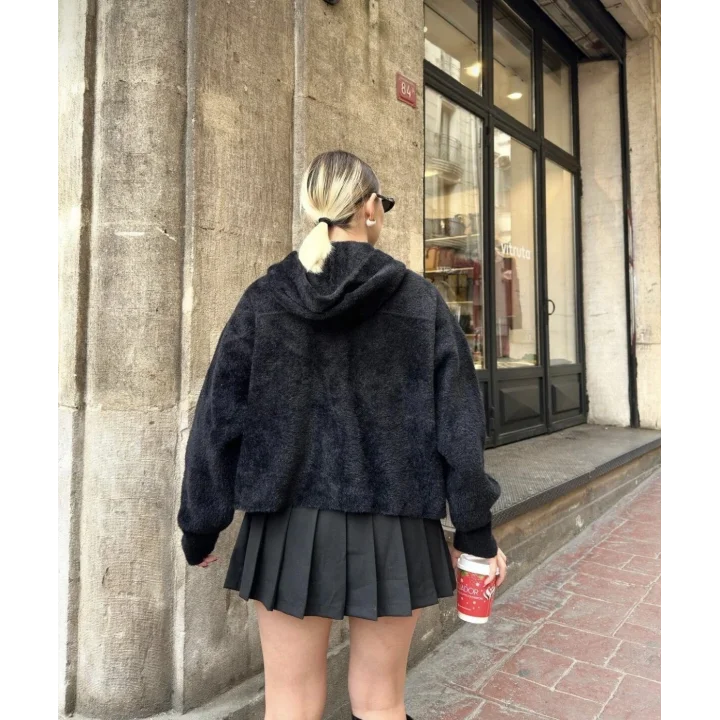 Siyah Yumoş Kapüşonlu Ceket