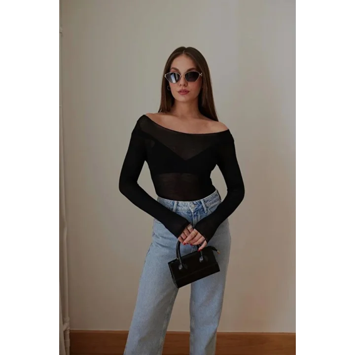 Kayık Yaka Çilek Doku Transparan Body