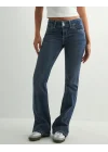 Düşük Bel Bootcut Arka Cep Detaylı Koyu Kot Pantolon