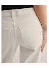 Beyaz Düşük Bel Bol Kot Pantolon