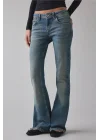 Düşük Bel Mavi Yıkamalı Denim Flare Pantolon