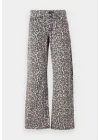 Leopar Desenli Düşük Bel Kot Pantolon