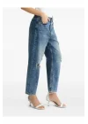 Taş Detaylı Yırtık Jean