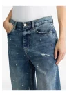 Taş Detaylı Yırtık Jean