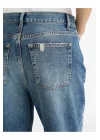 Taş Detaylı Yırtık Jean