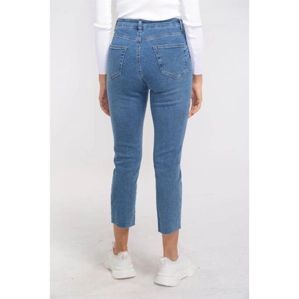 Düğme Detaylı Kesik Paça Slim Fit Jean-MAVİ