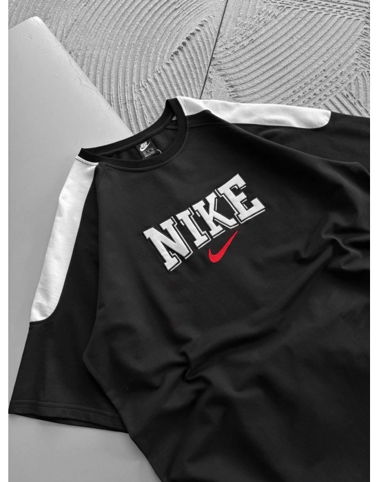 BISIKLET YAKA NK NAKIŞLI KOL PARCA DETAY OVERSIZE TSHIRT SİYAH