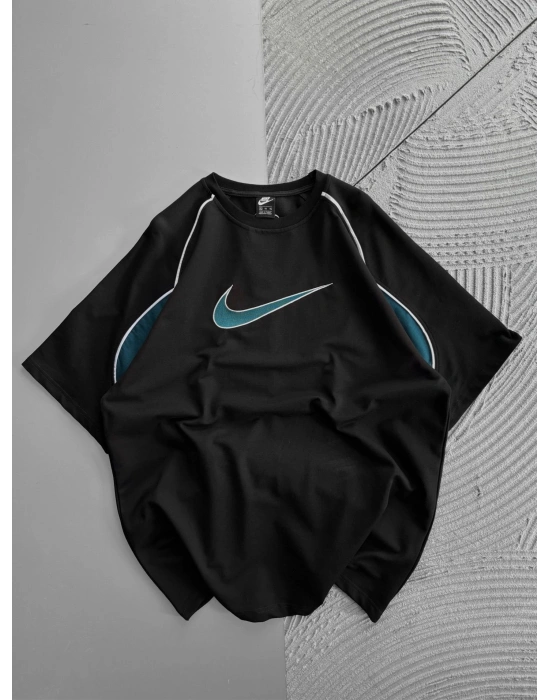 BİSİKLET YAKA NK ORTA NAKIŞLI KOLTUK ALTI PARCA DETAY OVERSIZE TSHIRT SİYAH