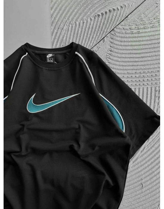 BİSİKLET YAKA NK ORTA NAKIŞLI KOLTUK ALTI PARCA DETAY OVERSIZE TSHIRT SİYAH