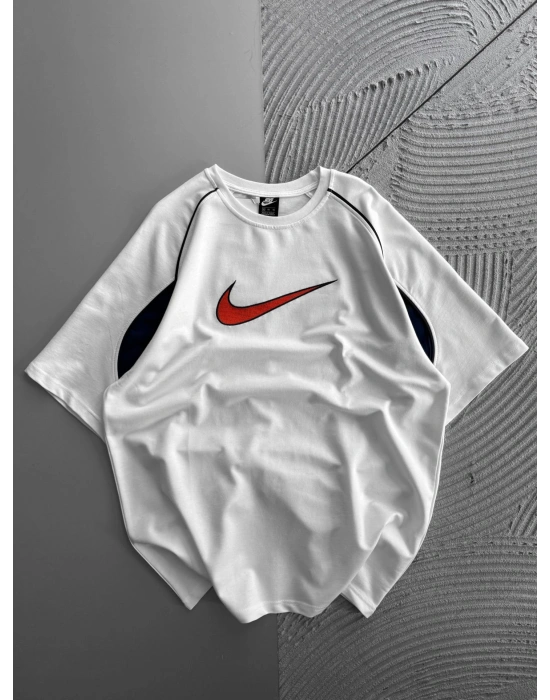 BİSİKLET YAKA NK ORTA NAKIŞLI KOLTUK ALTI PARCA DETAY OVERSIZE TSHIRT BEYAZ