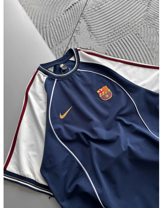 BİSİKLET YAKA NK BARCA NAKISLI ORTA BİYELİ OVERSİZE TSHİRT LACİVERT