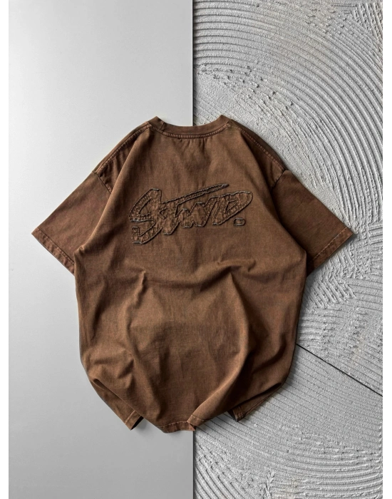 BİSİKLET YAKA YIKAMALI KABARTMA NAKIŞLI OVERSİZE TSHİRT KAHVE