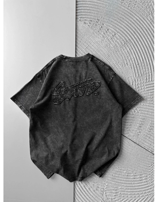 BİSİKLET YAKA YIKAMALI KABARTMA NAKIŞLI OVERSİZE TSHİRT SİYAH