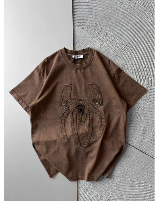 BİSİKLET YAKA YIKAMALI KABARTMA NAKIŞLI OVERSİZE TSHİRT KAHVE