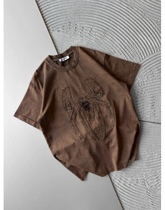 BİSİKLET YAKA YIKAMALI KABARTMA NAKIŞLI OVERSİZE TSHİRT KAHVE