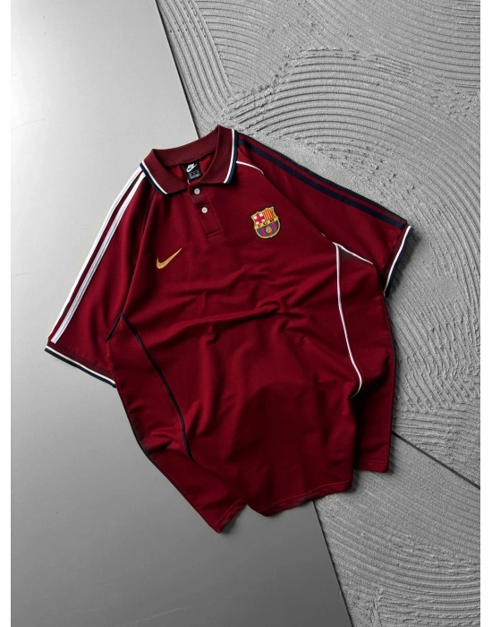 POLO YAKA YAN-ORTA BİYELİ CİFT NAKIŞLI BARCA OVERSİZE TSHİRT BORDO