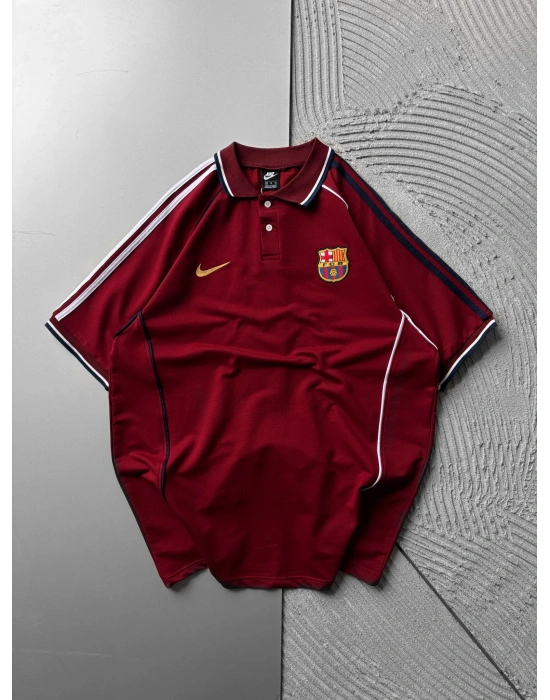 POLO YAKA YAN-ORTA BİYELİ CİFT NAKIŞLI BARCA OVERSİZE TSHİRT BORDO
