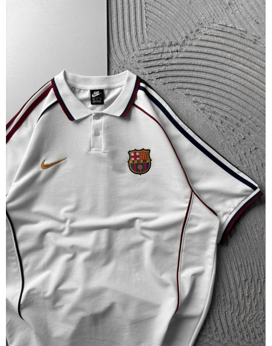 POLO YAKA YAN-ORTA BİYELİ CİFT NAKIŞLI BARCA OVERSİZE TSHİRT BEYAZ