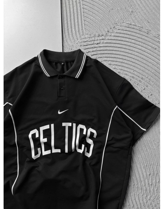 POLO YAKA YANDAN BİYELİ CELTİC NAKIŞLI OVERSİZE TSHİRT SİYAH