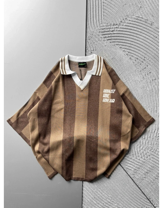 POLO YAKA TRİKO KUMAŞ WHAT OVERSİZE TSHİRT KAHVE