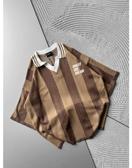 POLO YAKA TRİKO KUMAŞ WHAT OVERSİZE TSHİRT KAHVE