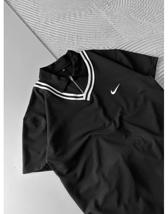 ÇİFT YAKA FERMUARLI NK NAKIŞ TSHİRT SİYAH