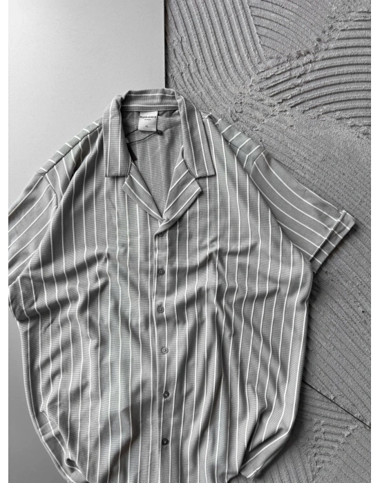 ÇİZGİLİ, PAMUKLU MARRA KISA KOLLU OVERSİZE GÖMLEK GRİ