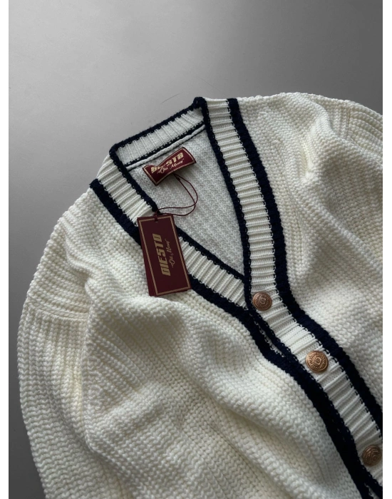 GİESTO ÖZEL SERİ TRİKO HIRKA BEYAZ