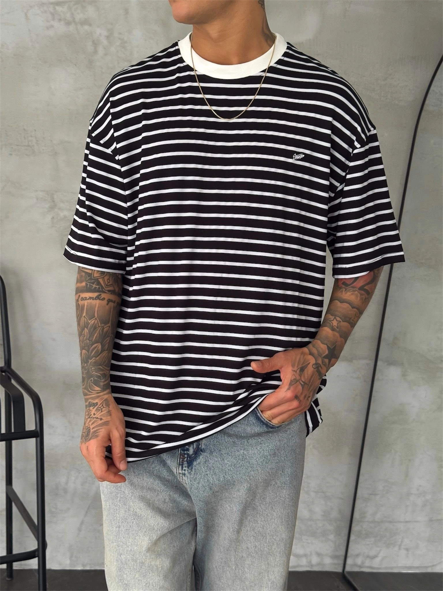 SW Çizgili Oversize Unisex Tişört - Siyah