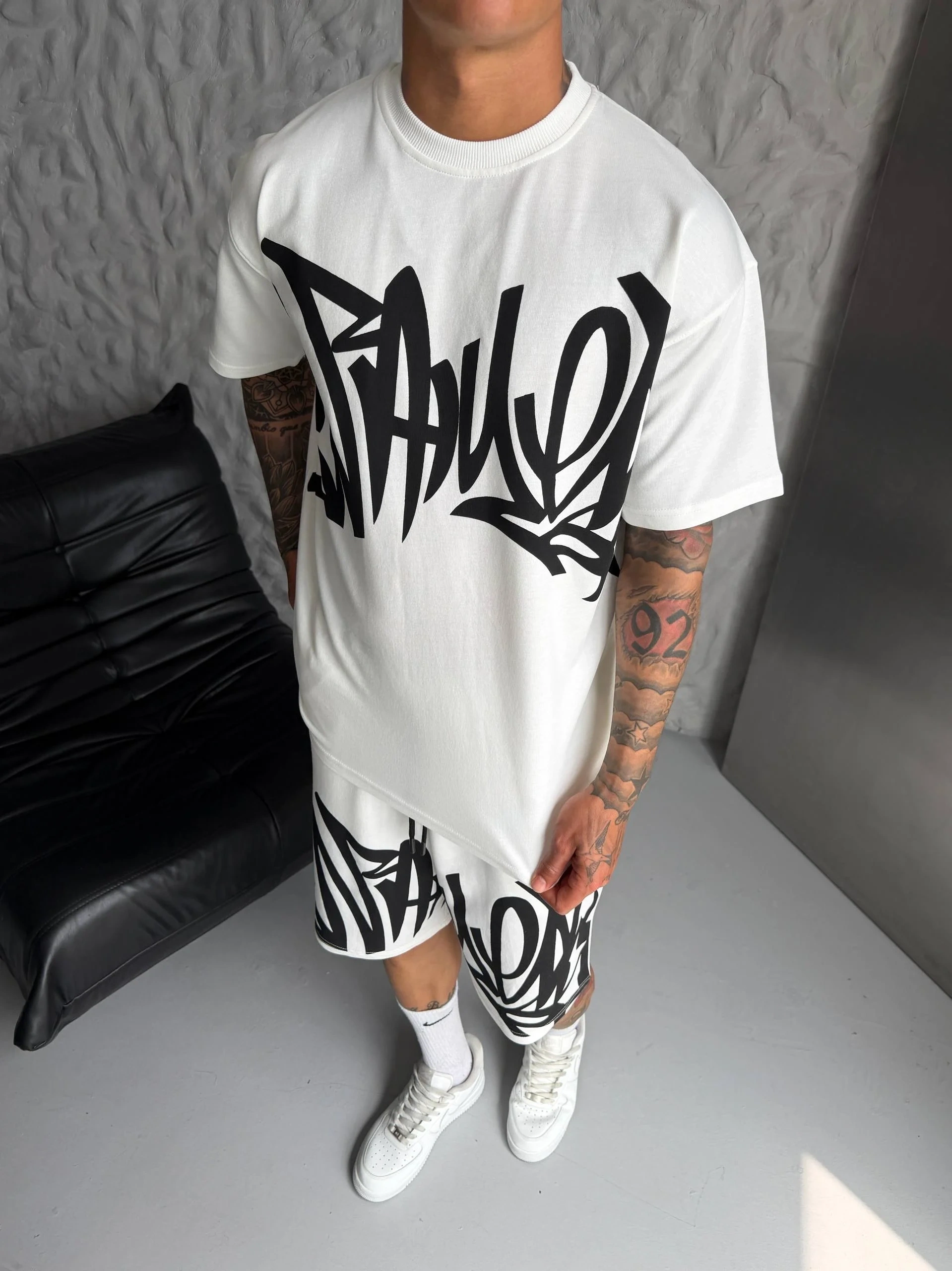 Graffiti Baskılı Unisex Şortlu Takım-Beyaz