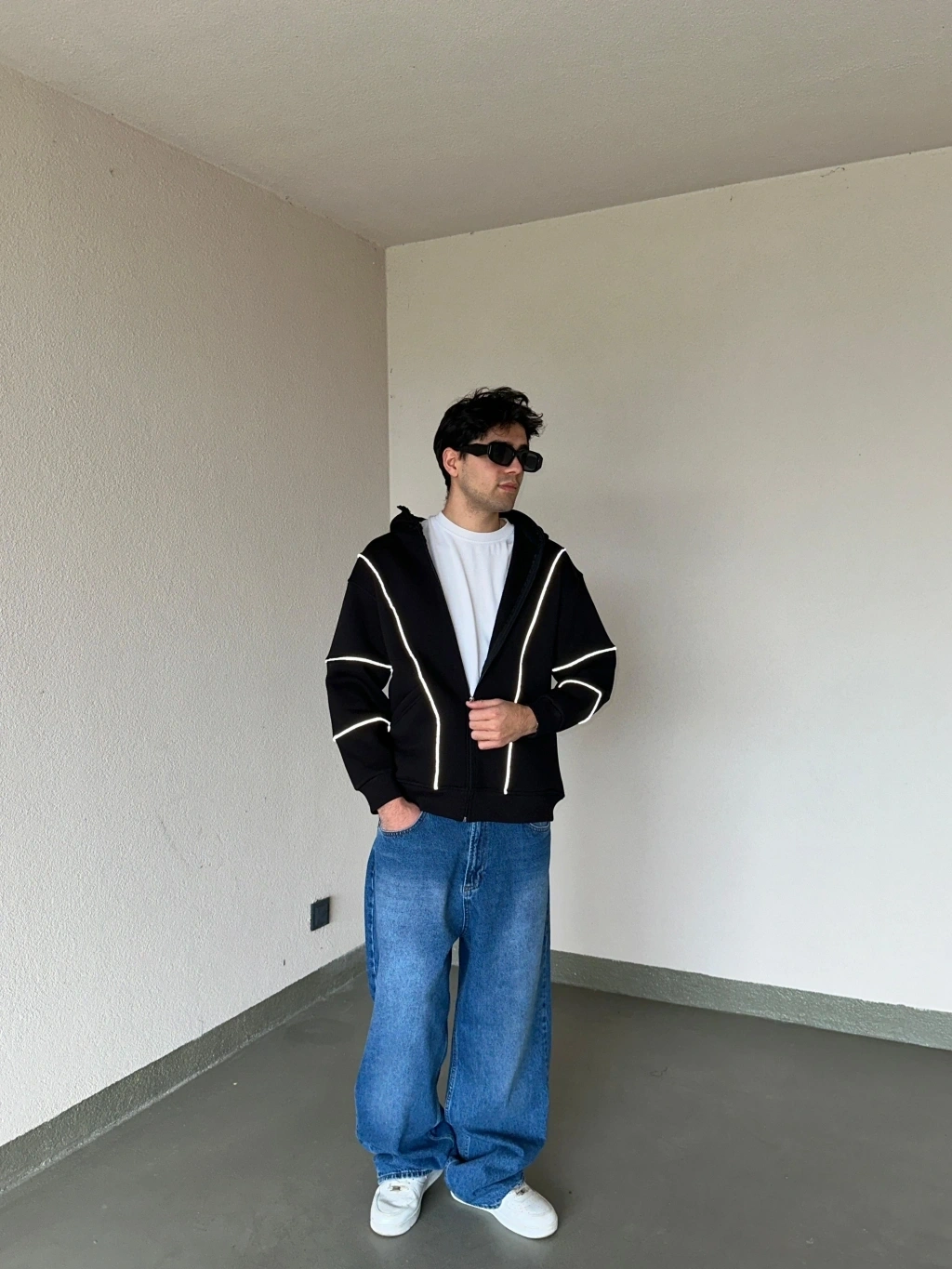 Reflektör Detaylı Maskeli Hoodie-Siyah