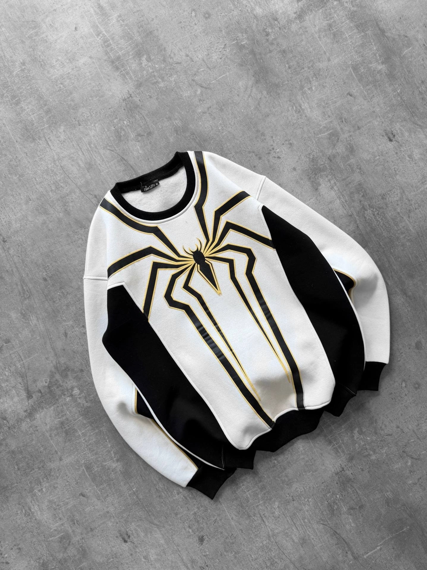 Spider Ön Baskı Unisex Sweatshirt - Beyaz
