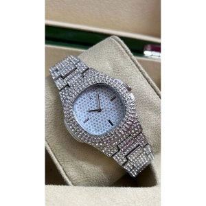 Rodium Metal Kordonlu Taşlı Renk Kadın Kol Saati Gümüş