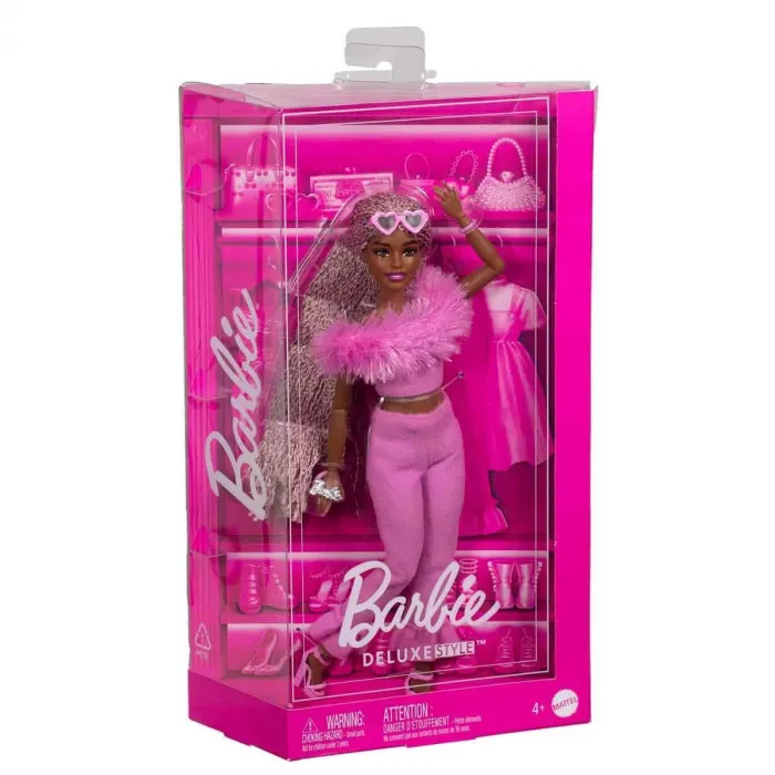 Barbie Deluxe Style Kahverengi Örgü Saçlı Bebek HYV28
