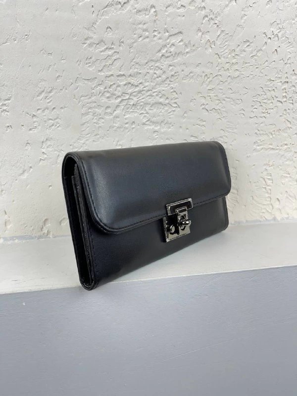 Siyah Renk Kilit Kapamalı Cüzdan CB7244