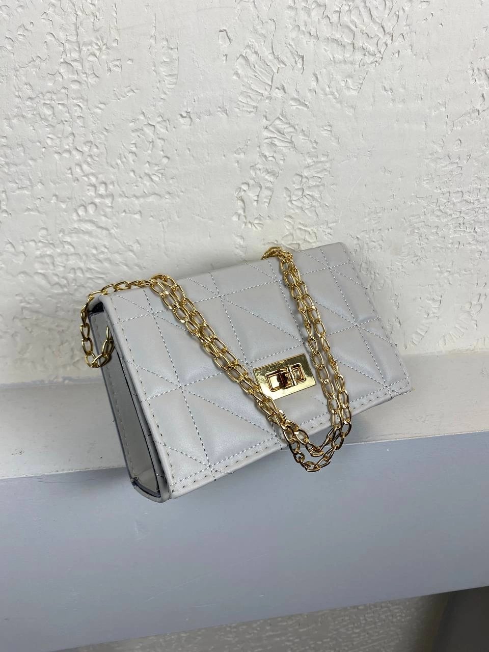 Açık Gri Renk Yeni Sezon Zincirli Çanta