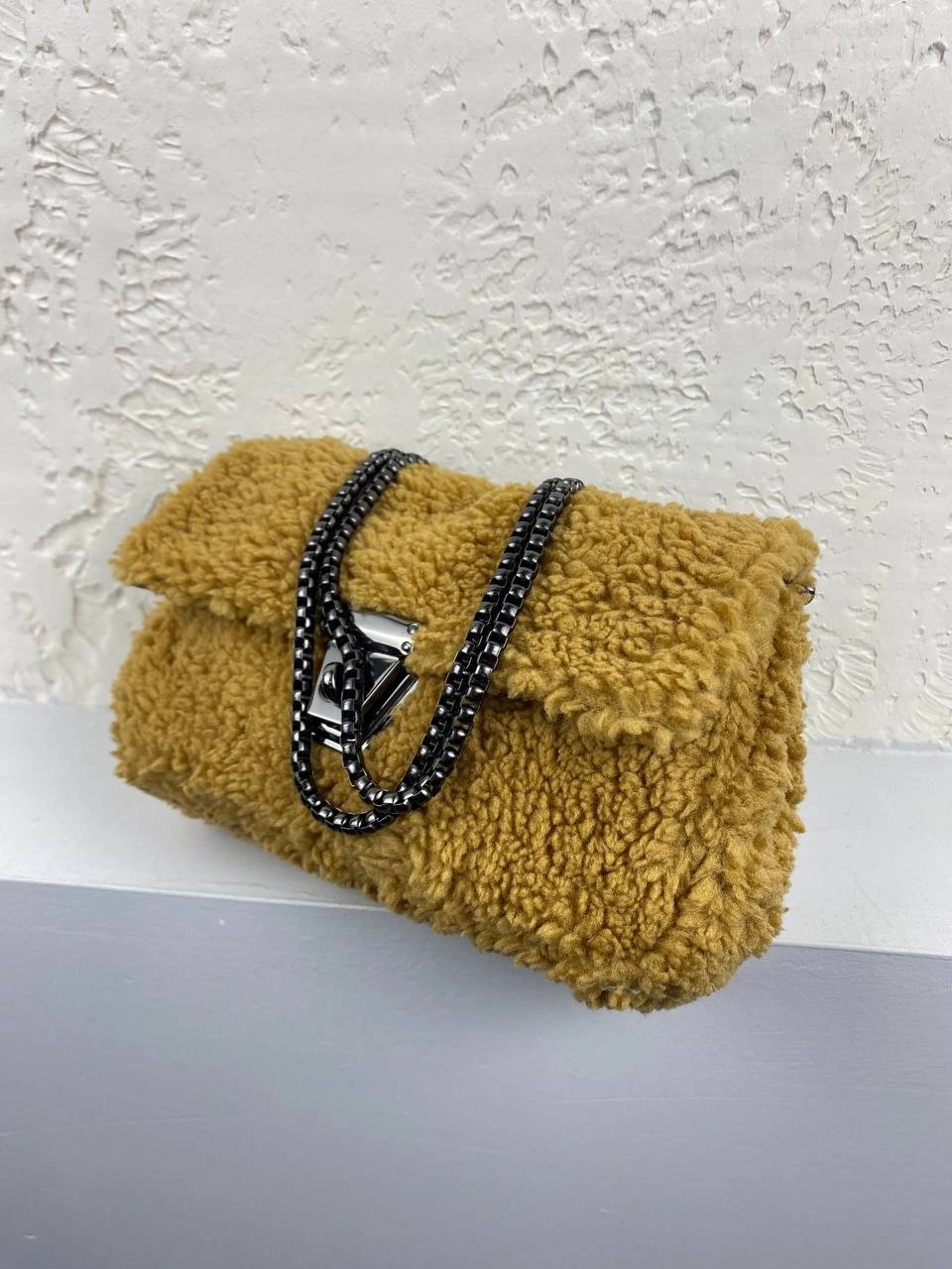 Açık Kahve Renk Zincirli Peluş Çanta