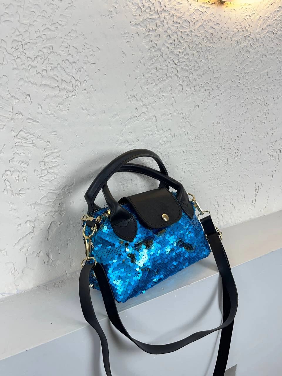 Açık Mavi Siyah Saplı Pullu Çanta CB3209