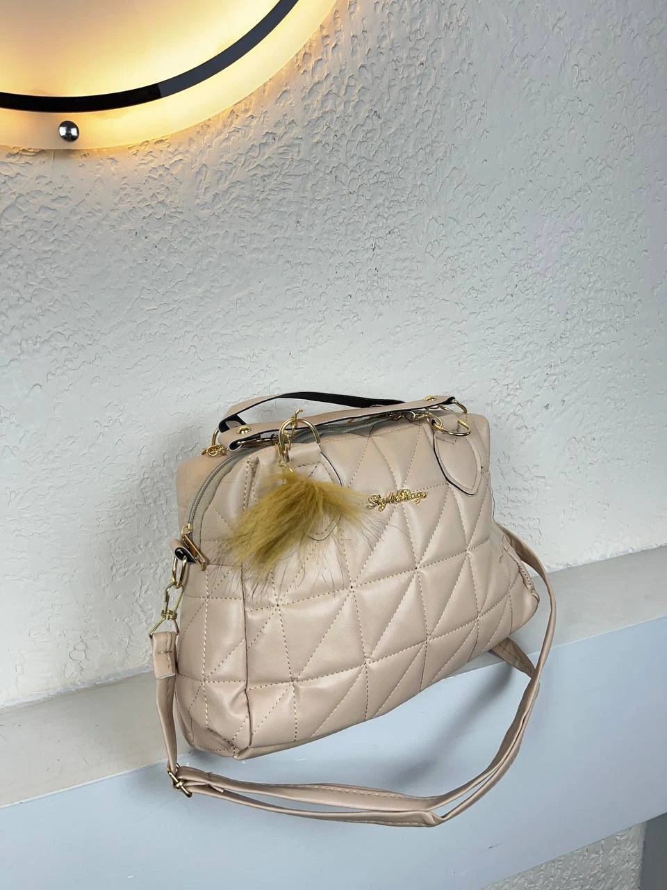 Açık Vizon  Ponpon hediyeli Zincirli Çapraz Çanta CB7826