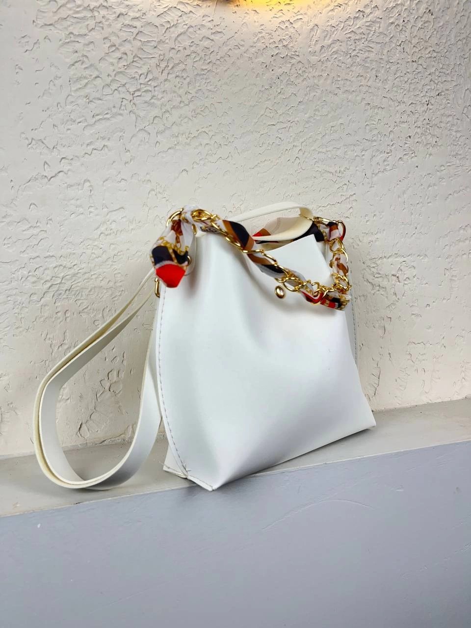 Beyaz Fularlı Çapraz Çanta CB5219